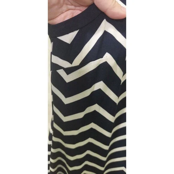 Lauren Ralph Lauren Sleeveless Dress Navy & White Chevron Print Size 8 - Picture 6 of 8